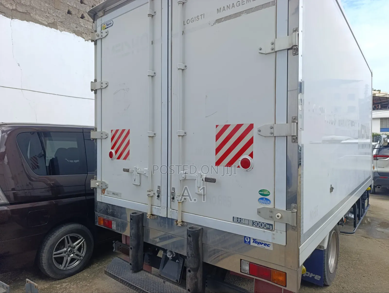 Mitsubishi Canter Freezer Body