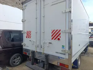 Mitsubishi Canter Freezer Body