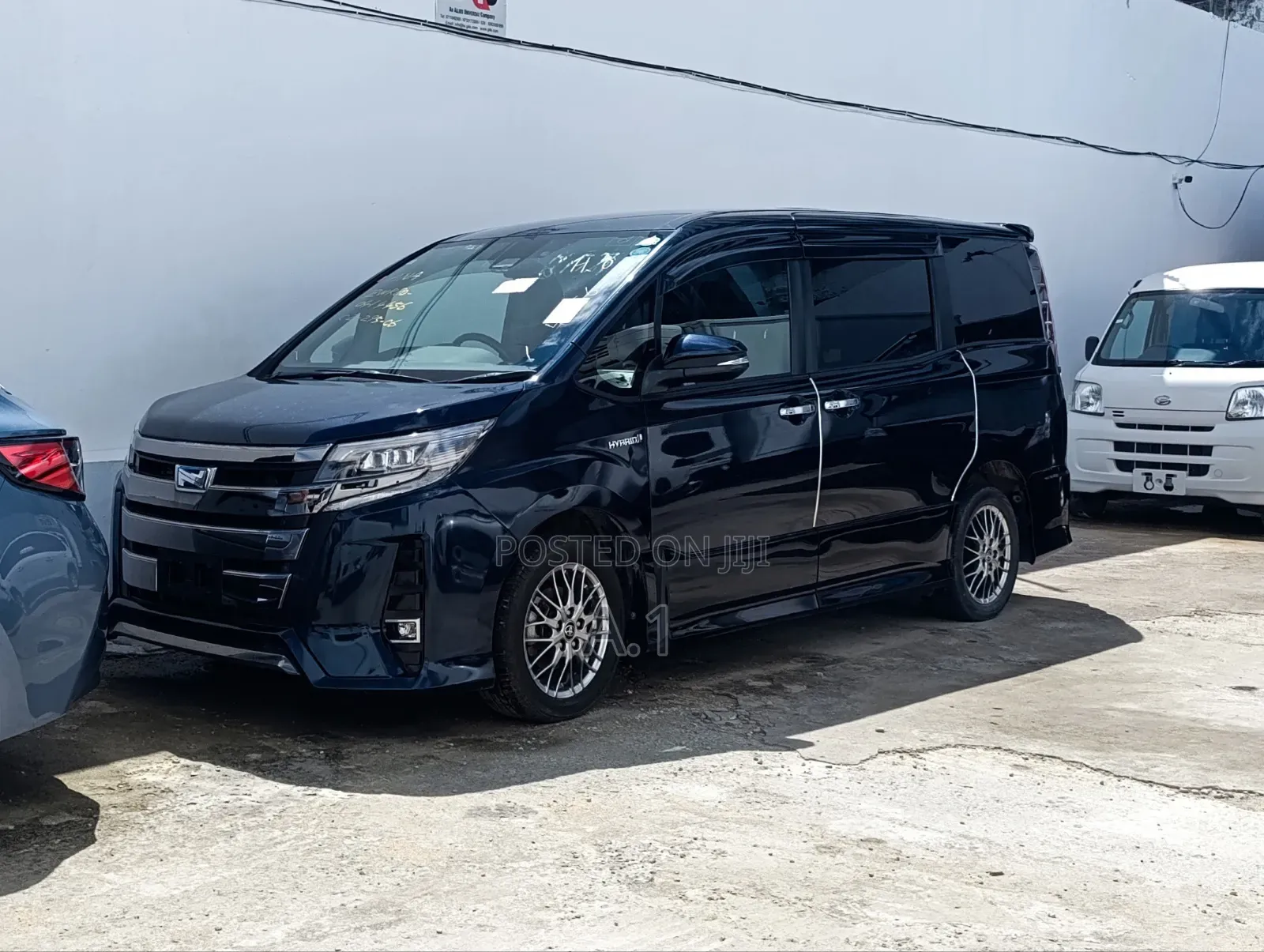 Toyota Noah 1.8 FWD Hybrid (7 seater) 2019 Blue