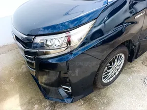 Toyota Noah 1.8 FWD Hybrid (7 seater) 2019 Blue