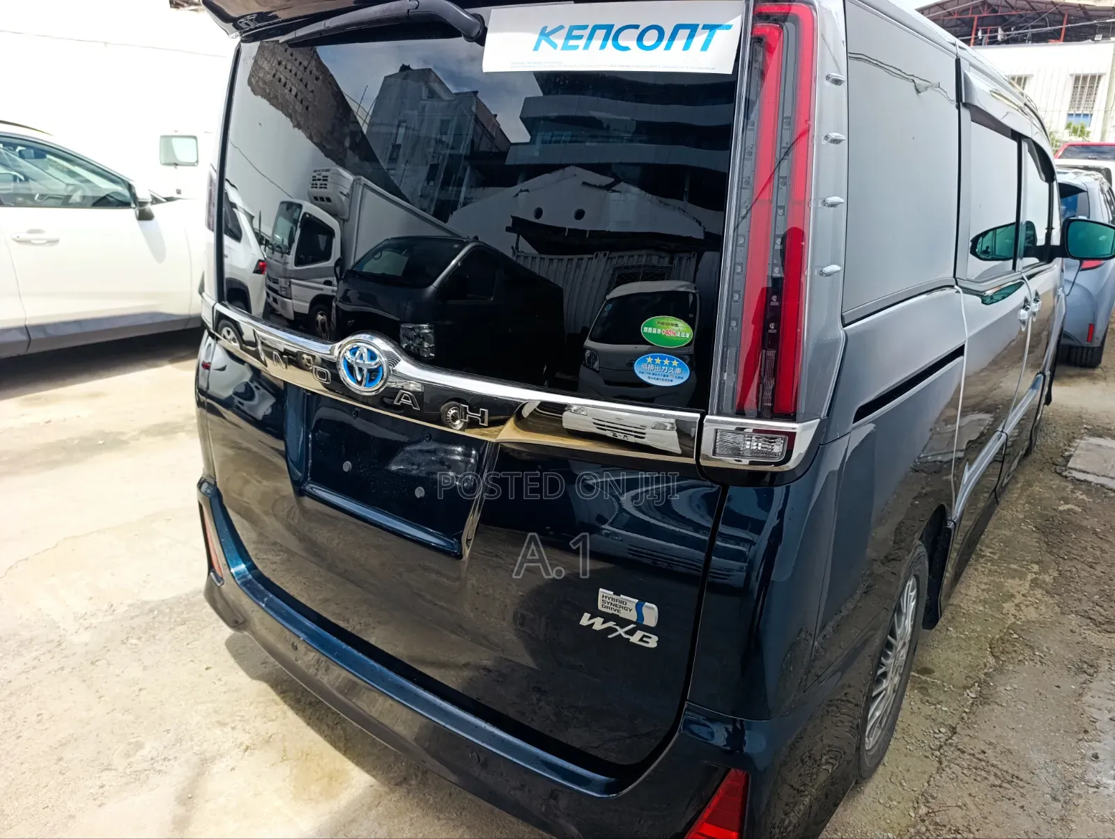 Toyota Noah 1.8 FWD Hybrid (7 seater) 2019 Blue