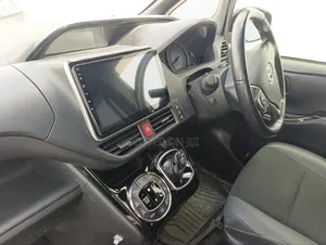 Toyota Noah 1.8 FWD Hybrid (7 seater) 2019 Blue
