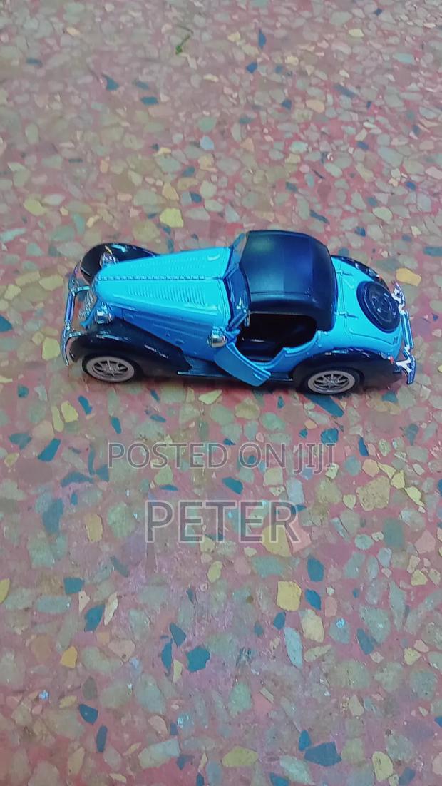 Premium Metallic Diecast Model Cars – Luxury, Sports Offroad