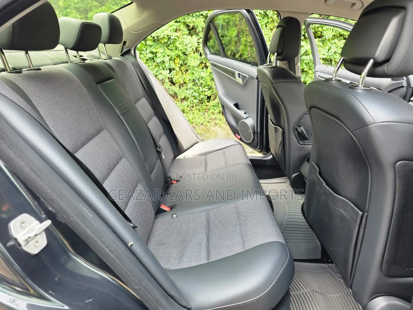 Mercedes-Benz C200 2011 Gray