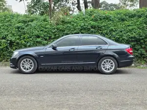 Mercedes-Benz C200 2011 Gray