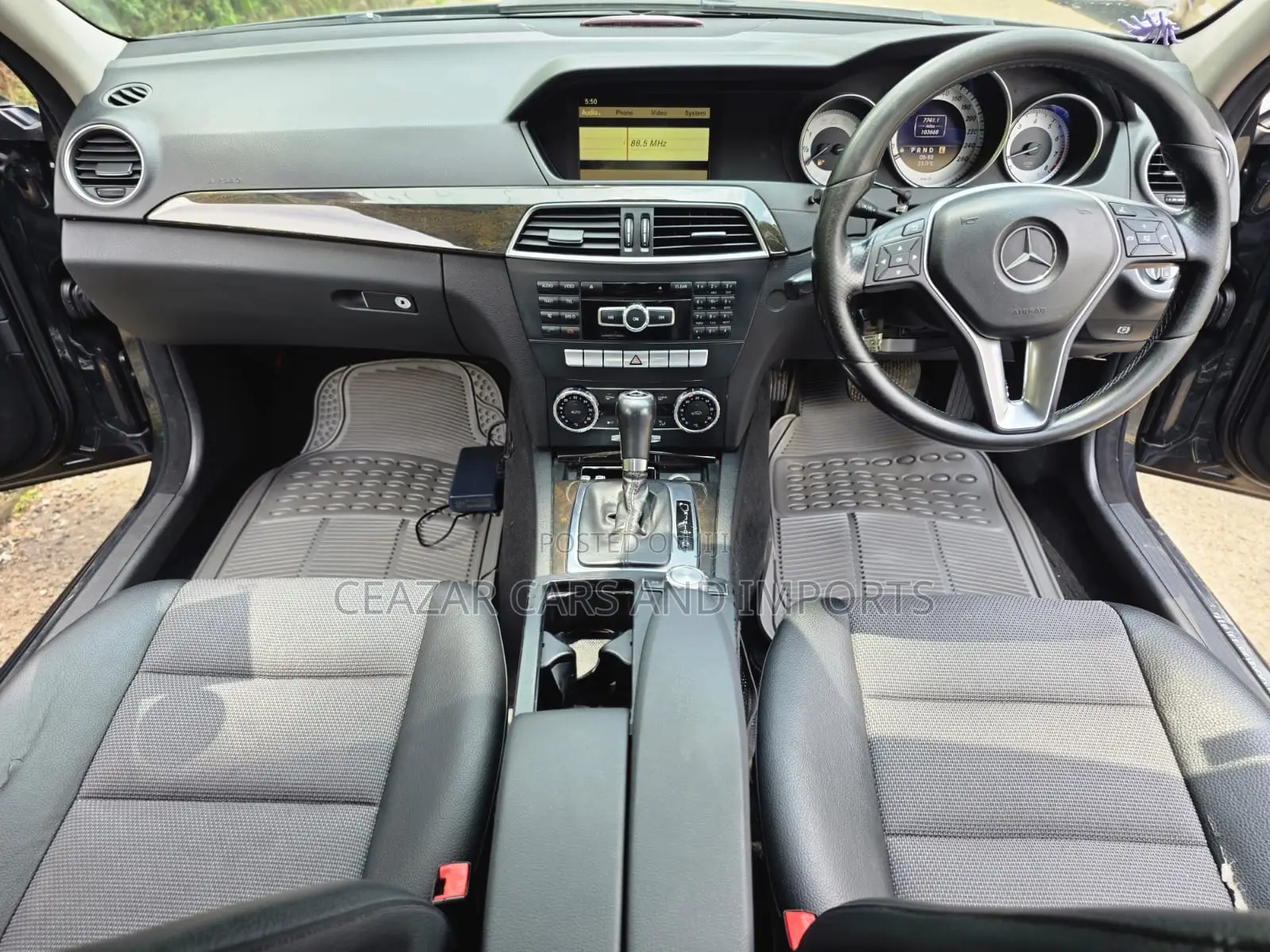 Mercedes-Benz C200 2011 Gray