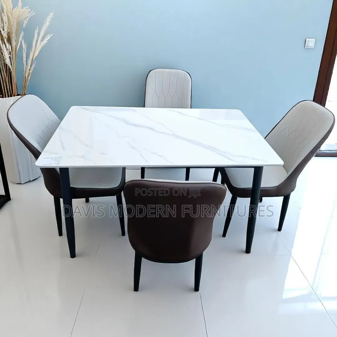 Compact 4-Seater Dinning Set