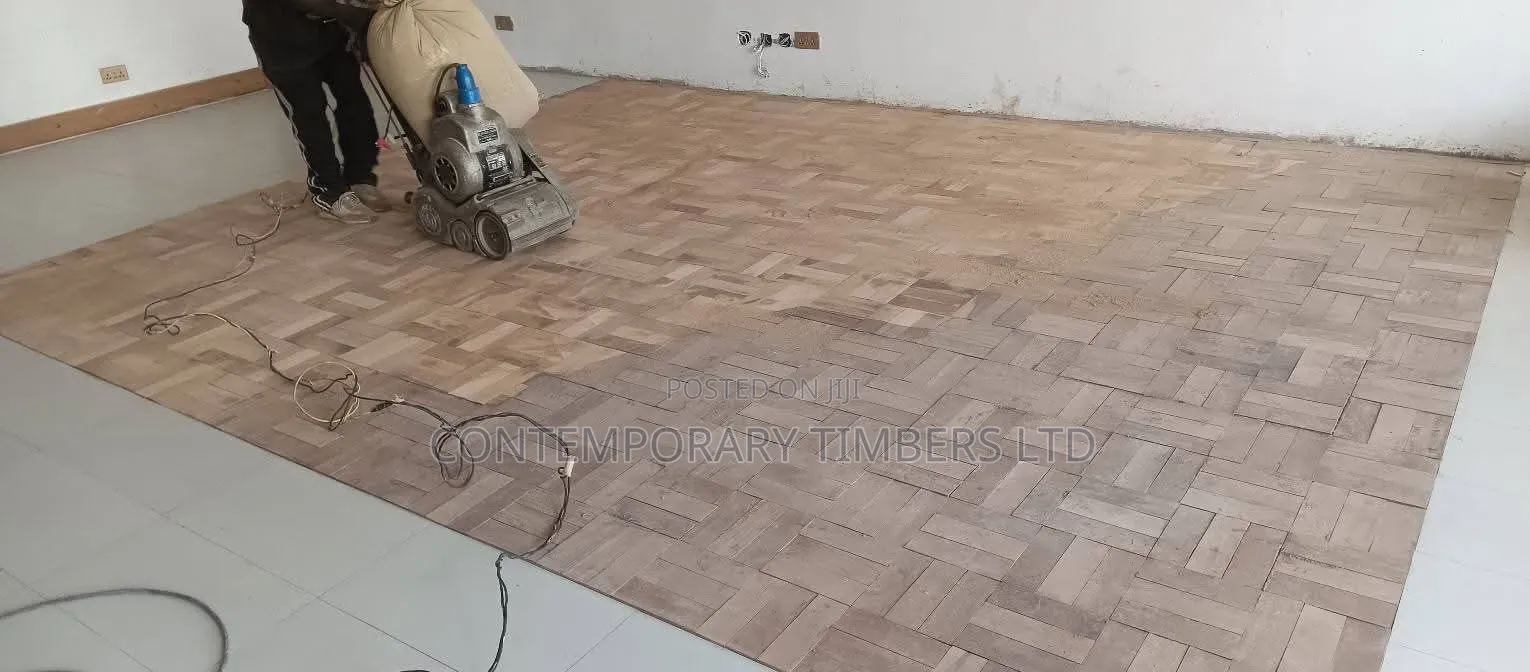 Wooden Floor/Ceilings/Surfaces Sanding Varnishing Services