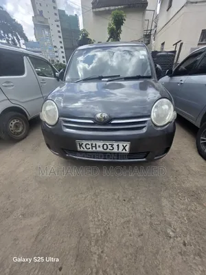 Toyota Sienta 2009 Gray