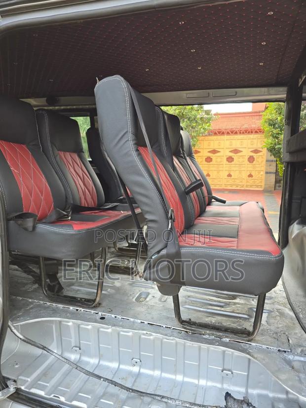 Toyota HiAce 2014 Grey - thumbnail 9