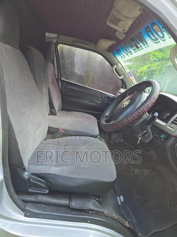 Toyota HiAce 2014 Grey - thumbnail 10