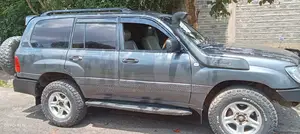 Toyota Land Cruiser 2005 Gray