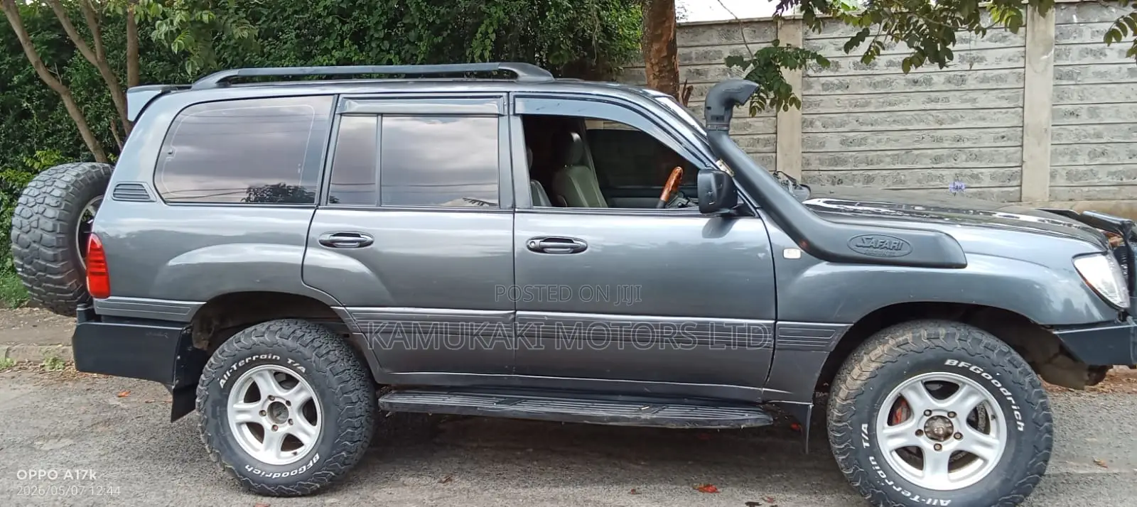 Toyota Land Cruiser 2005 Gray