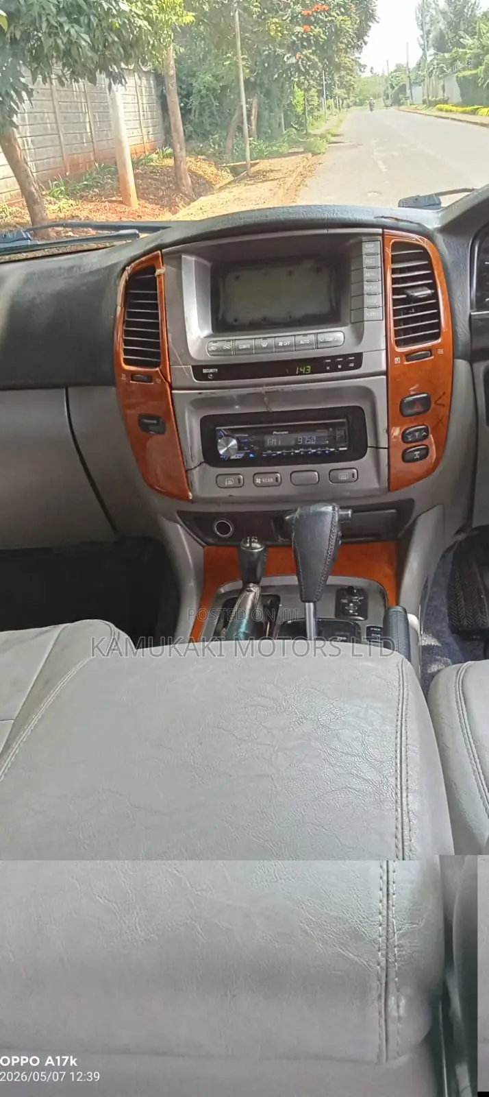 Toyota Land Cruiser 2005 Gray