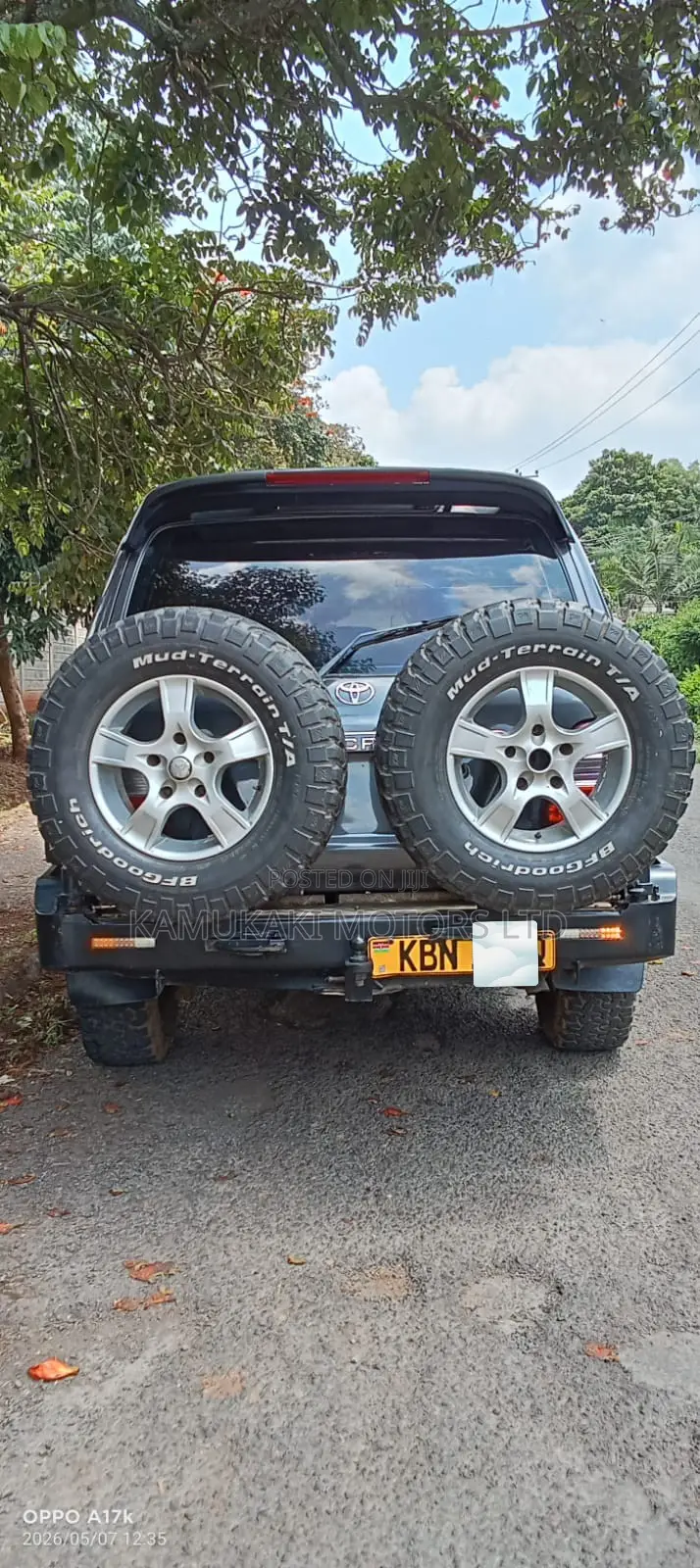 Toyota Land Cruiser 2005 Gray