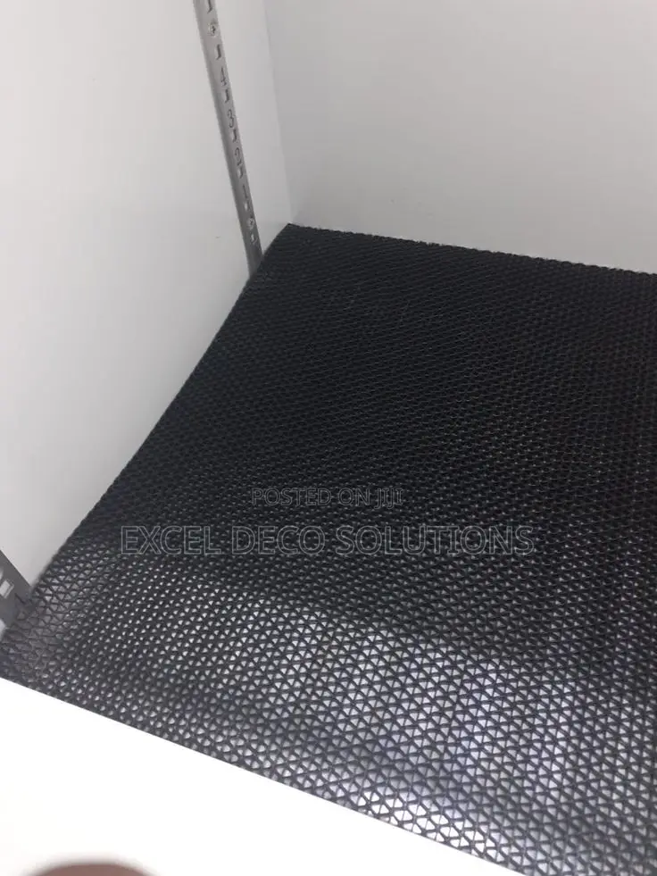 Anti Slip S Mat for Bathroom and Poolside Flooring