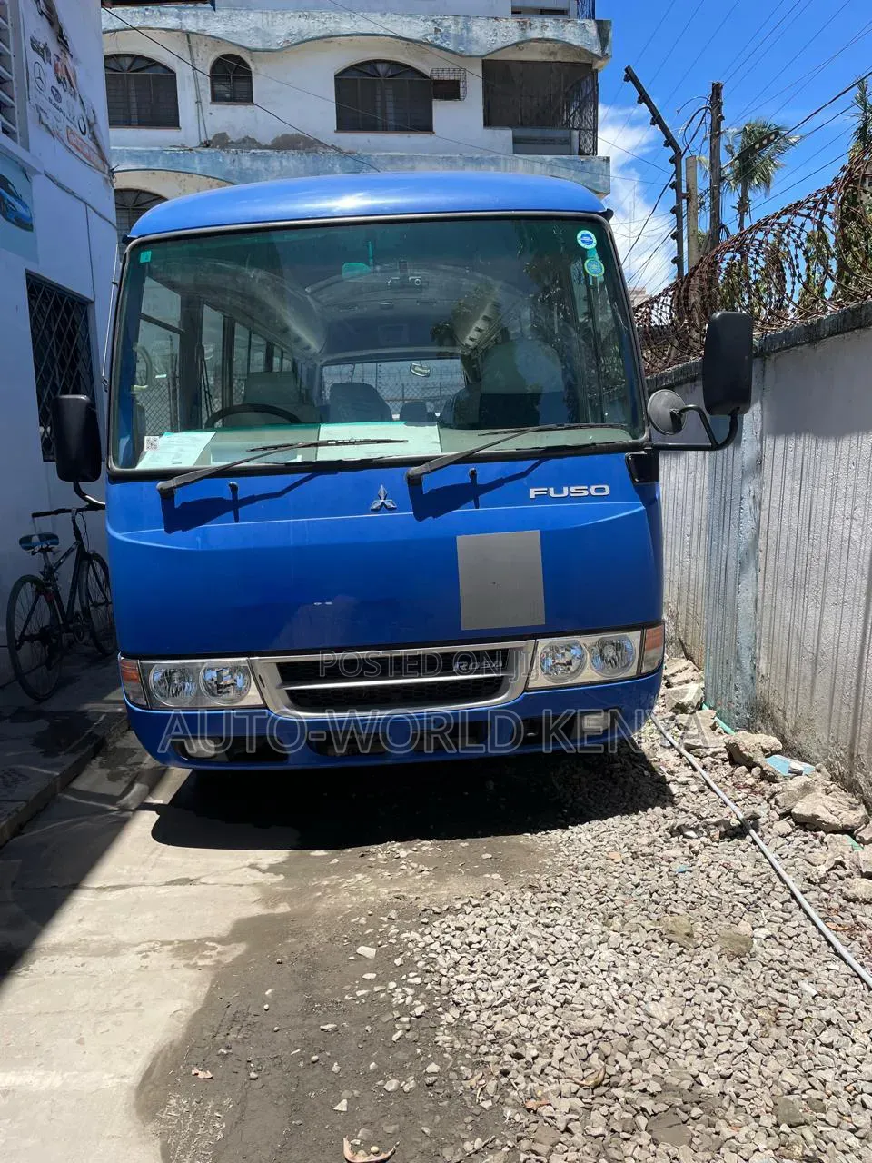 Mitsubishi Fuso Rosa 2018 Blue