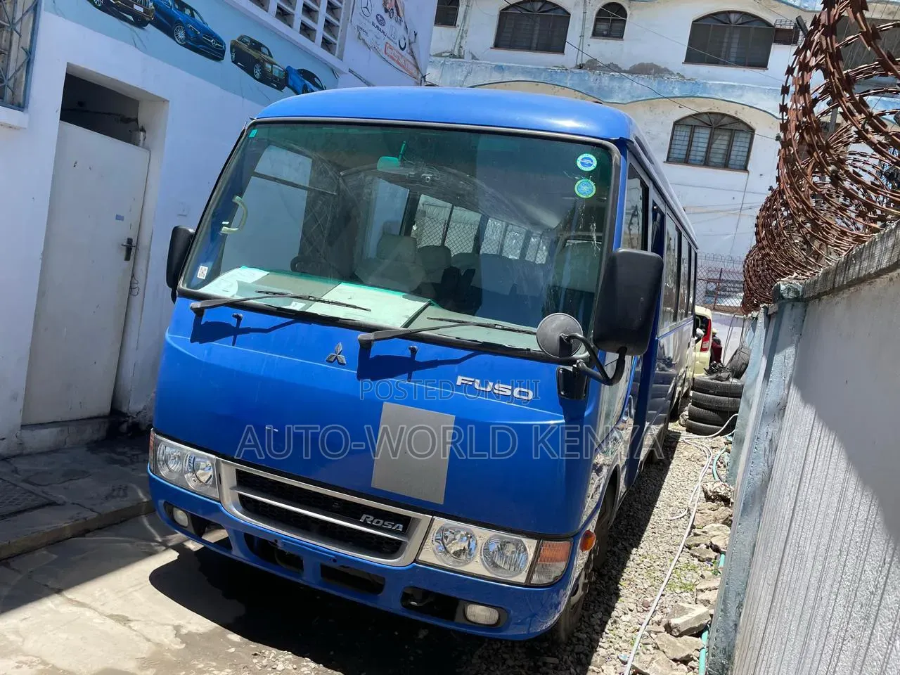 Mitsubishi Fuso Rosa 2018 Blue