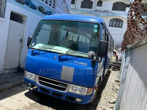 Mitsubishi Fuso Rosa 2018 Blue