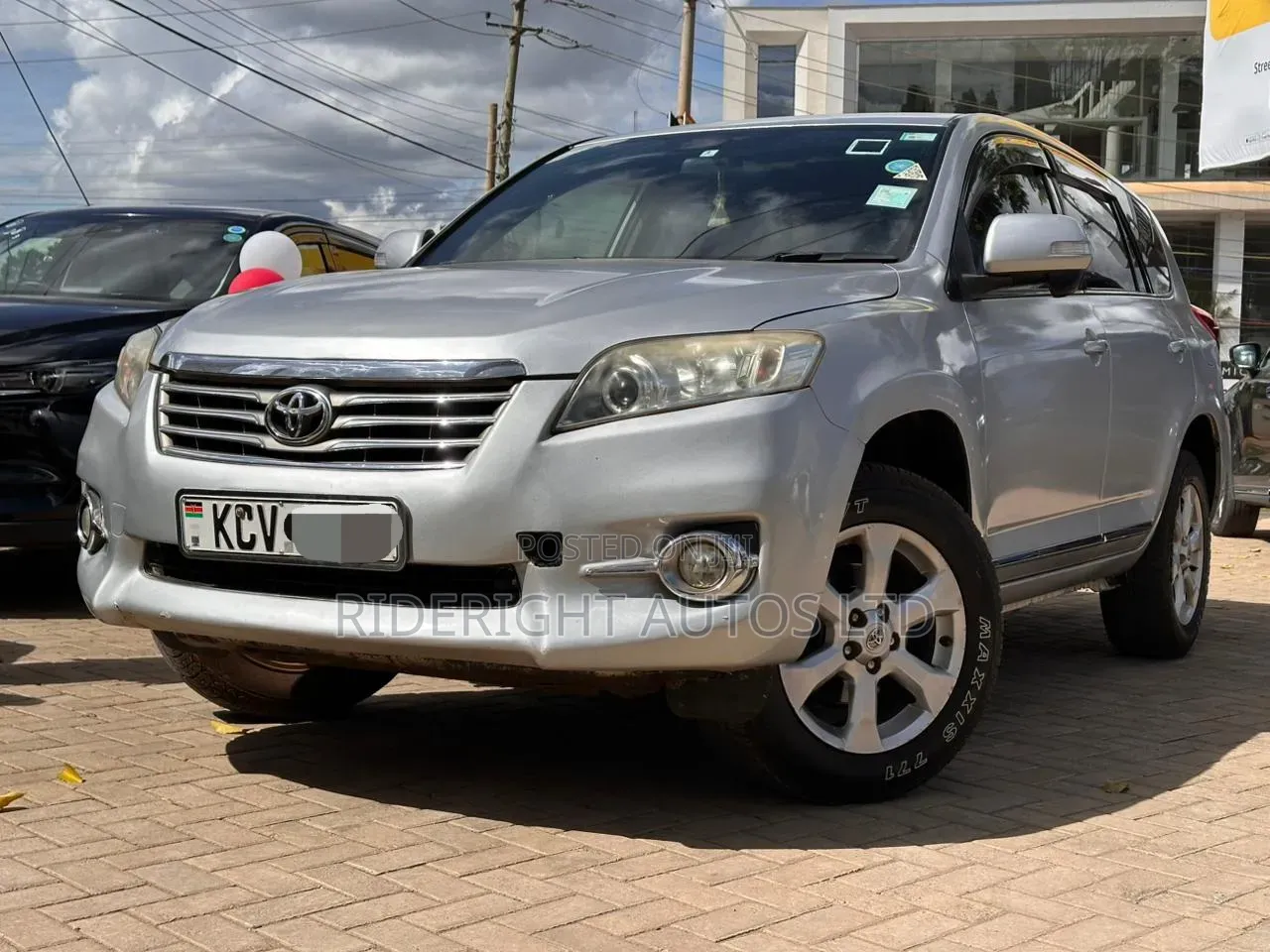 Toyota Vanguard 2012 Silver