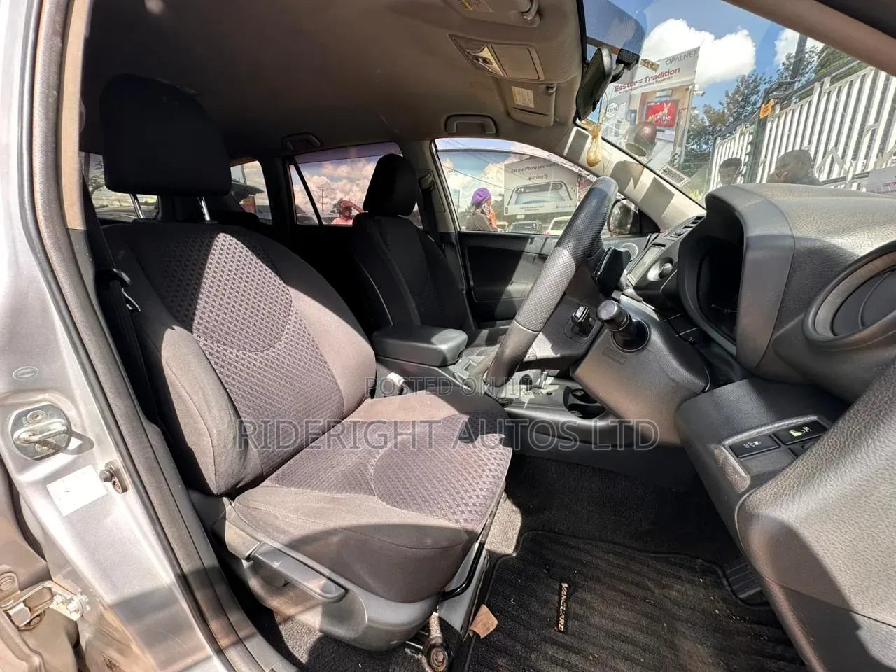 Toyota Vanguard 2012 Silver