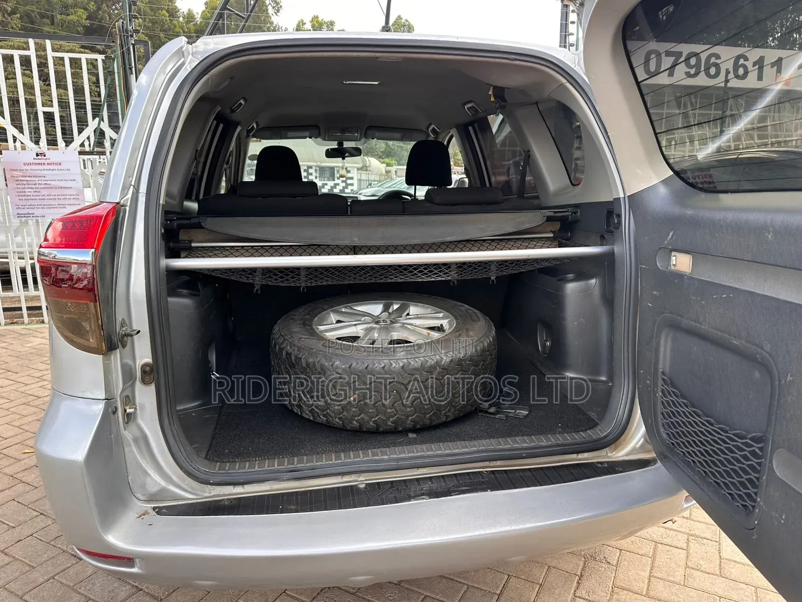Toyota Vanguard 2012 Silver