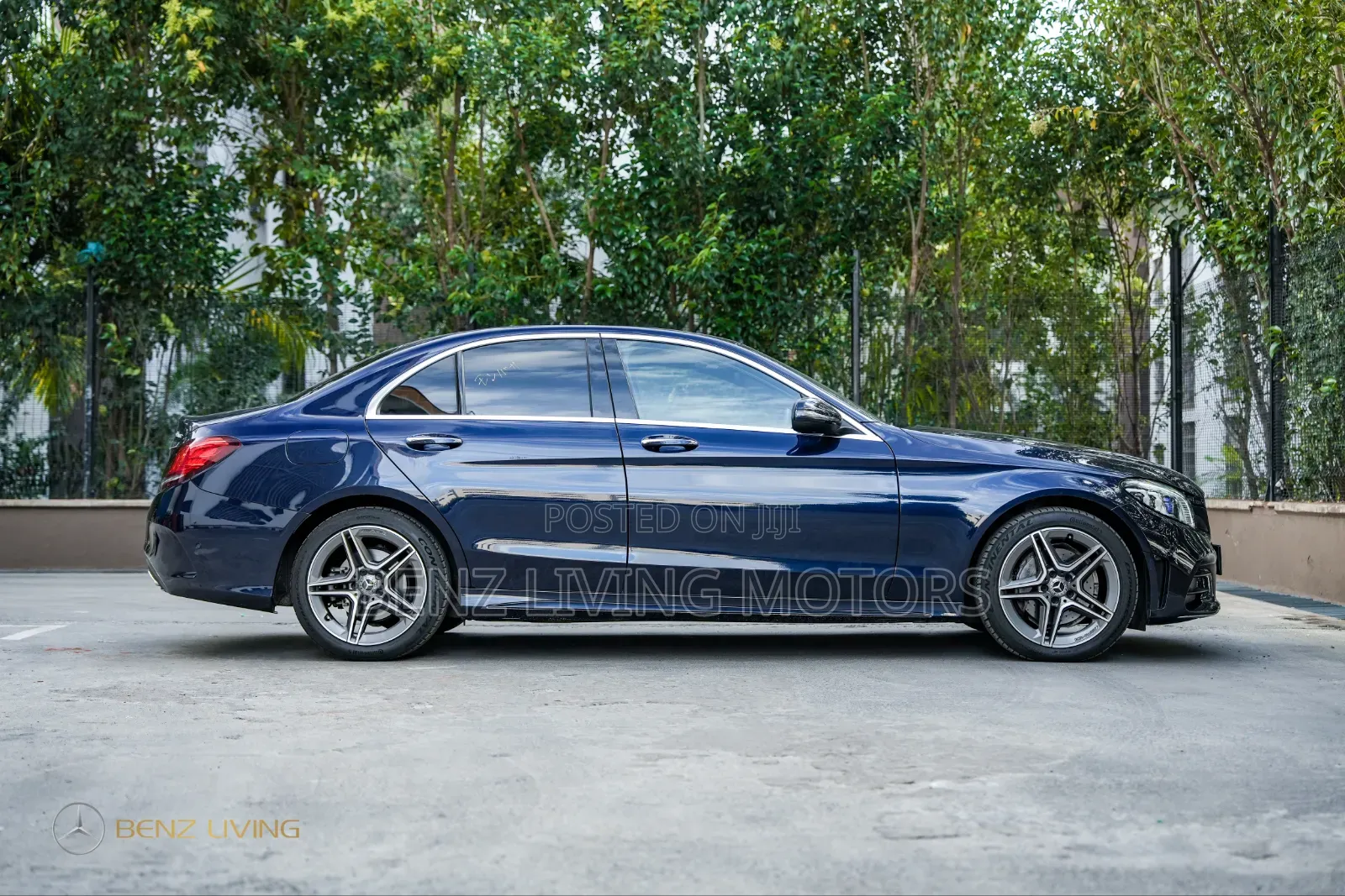 Mercedes-Benz C200 2019 Blue
