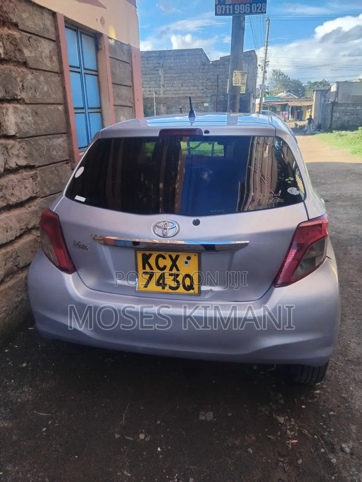 Toyota Vitz 1.0 FWD 5dr 2013 Silver