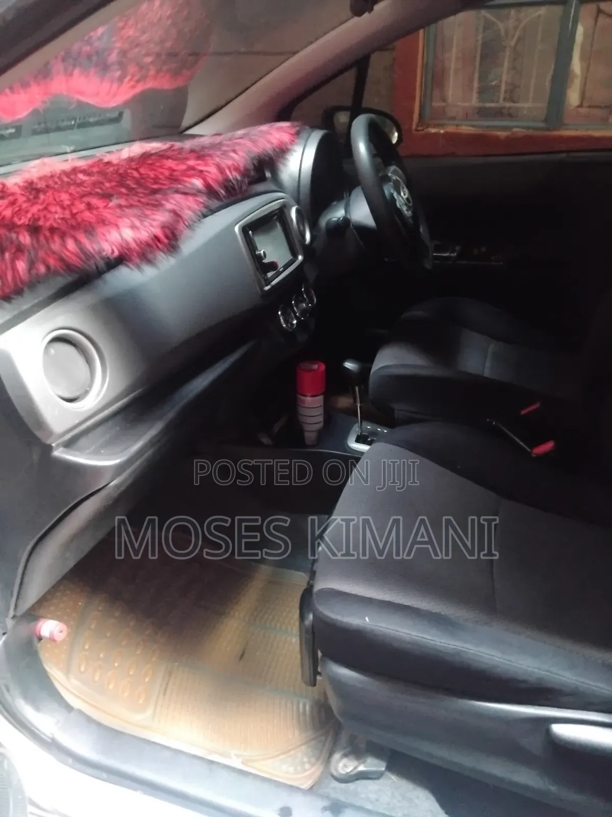 Toyota Vitz 1.0 FWD 5dr 2013 Silver