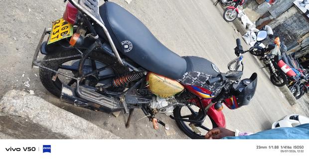 Bajaj Boxer 150 UG 2023 Red