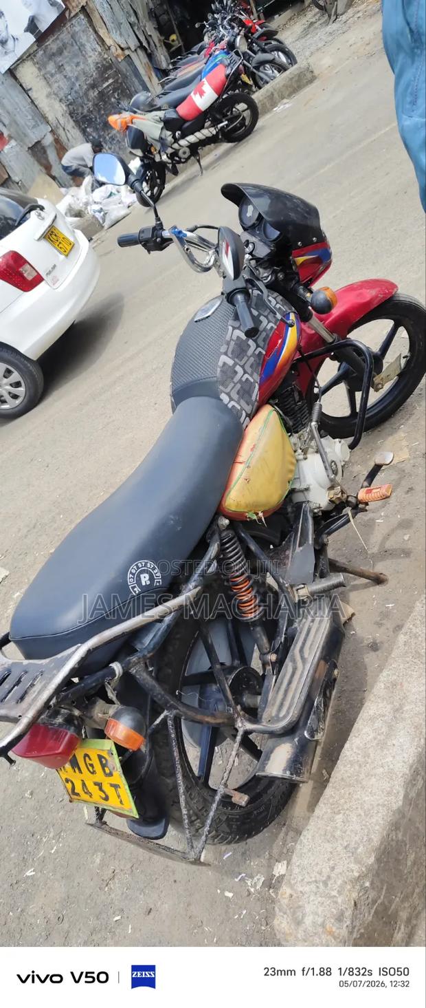 Bajaj Boxer 150 UG 2023 Red - thumbnail 4