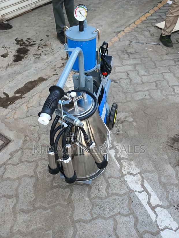Portable Electric Cow Milking Machine - thumbnail 4