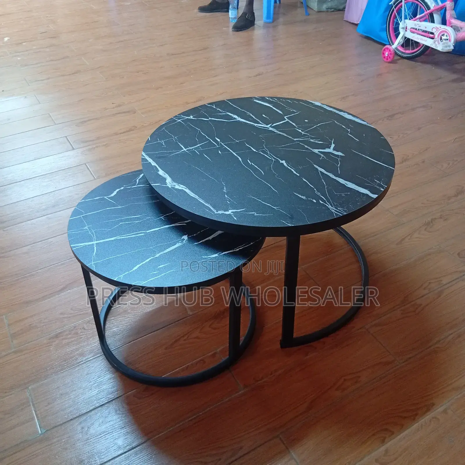 Modern MDF Coffee Table With Storage Shelf 