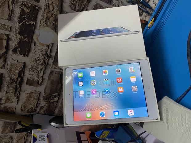 Apple iPad mini 1 16 GB Silver - thumbnail 2