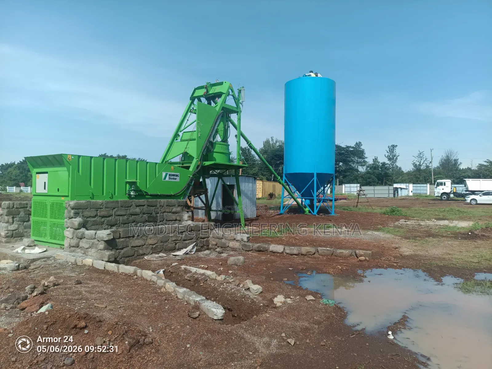 Modtec: Heavy Duty Batch Plant and Cement Silo