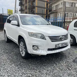 Toyota Vanguard 2010 White