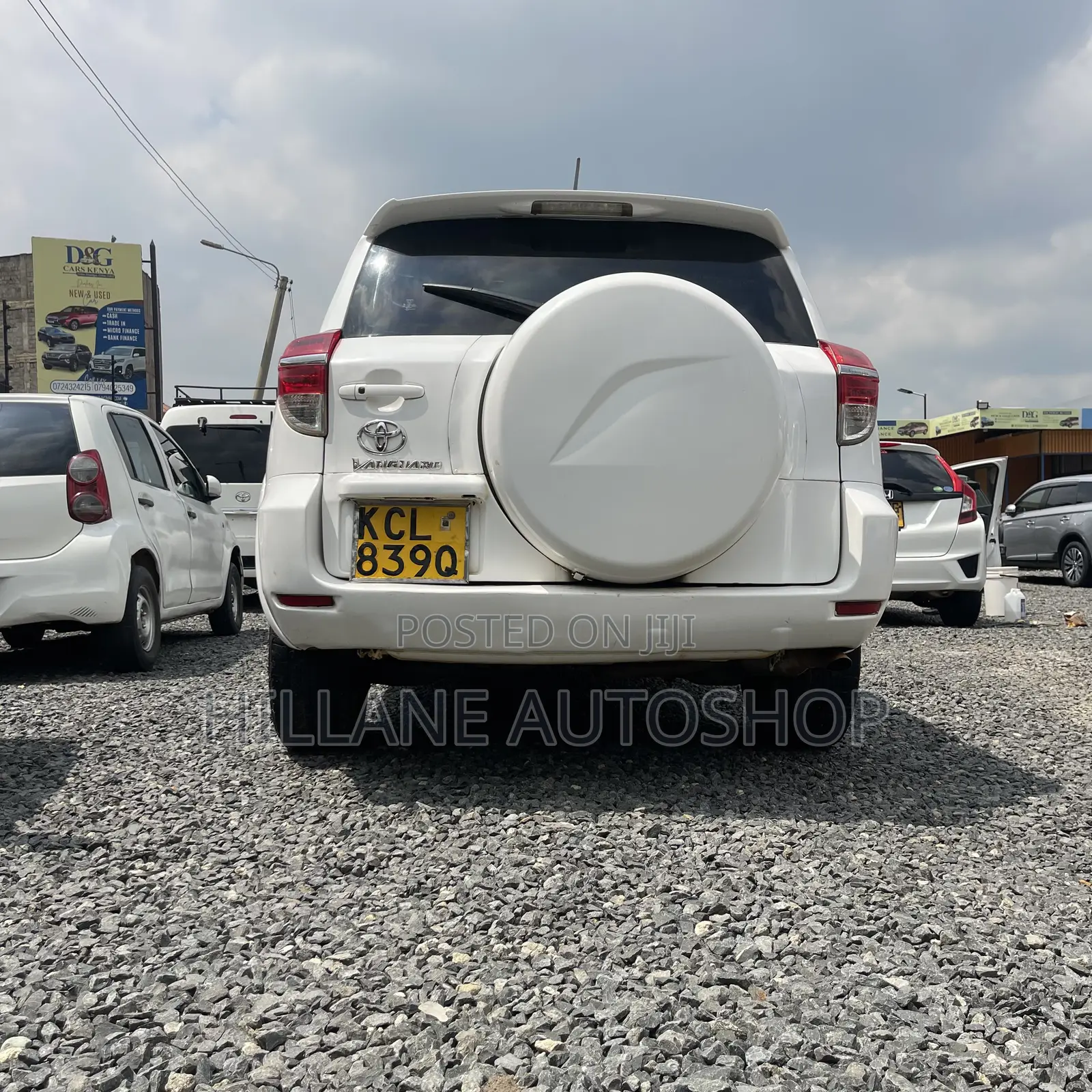 Toyota Vanguard 2010 White