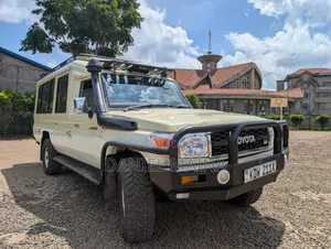 Toyota Land Cruiser 2017 Beige