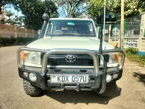 Toyota Land Cruiser 2012 White