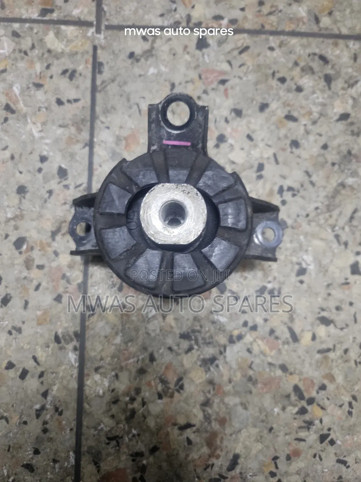 Toyota Passo Old Model Engine Mountain