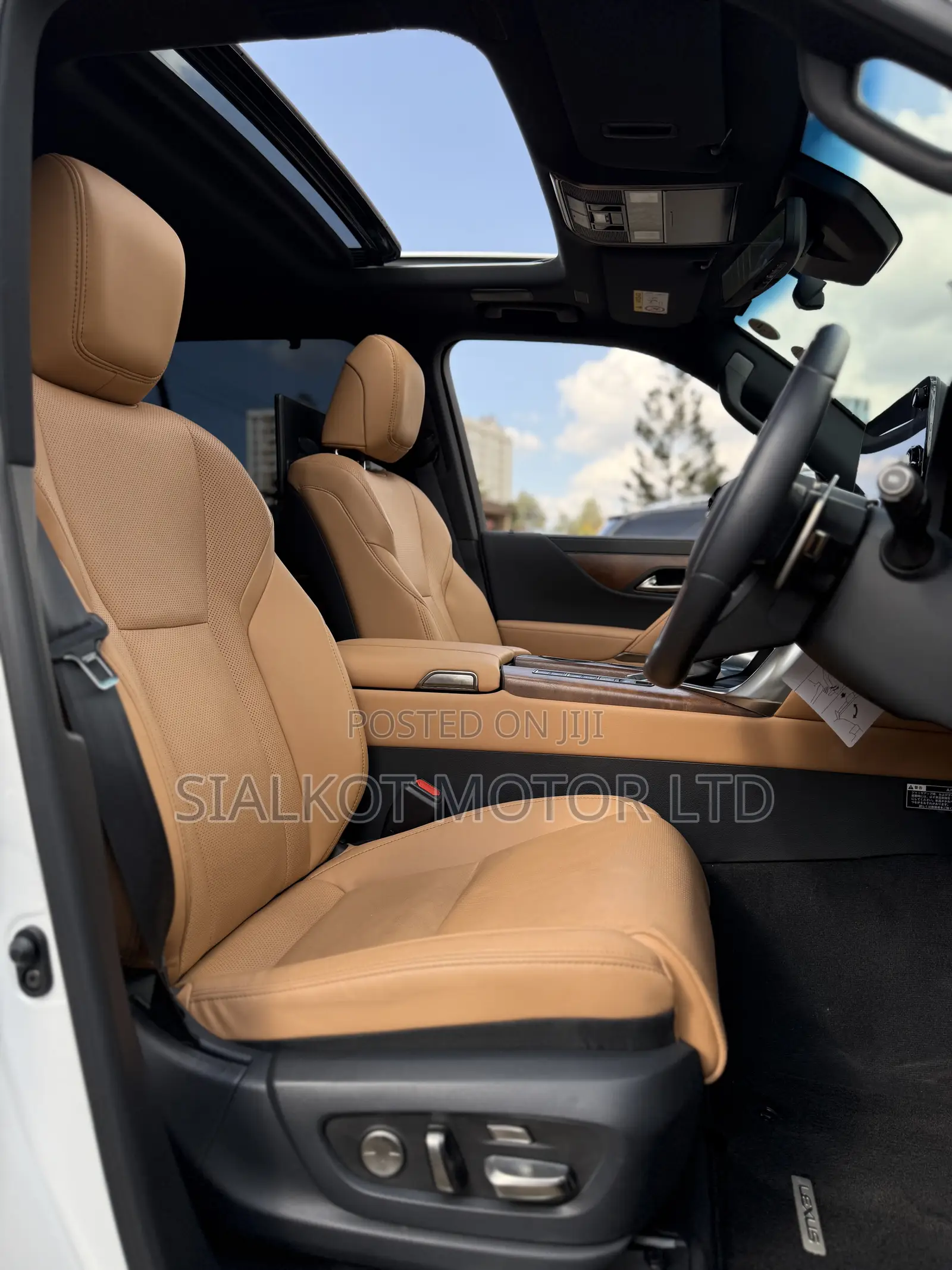 Lexus LX 600 2022 White