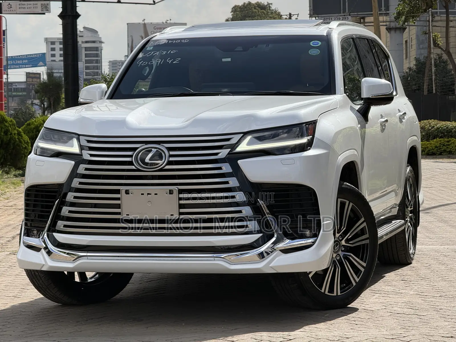 Lexus LX 600 2022 White