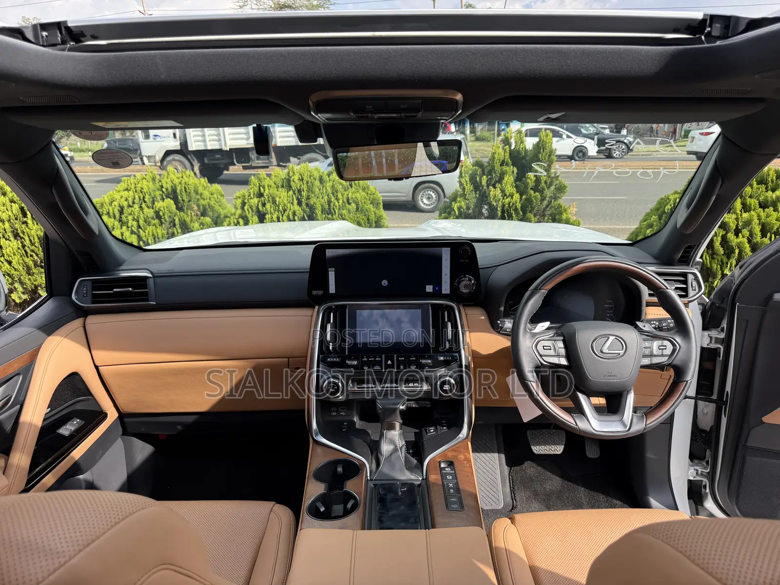 Lexus LX 600 2022 White