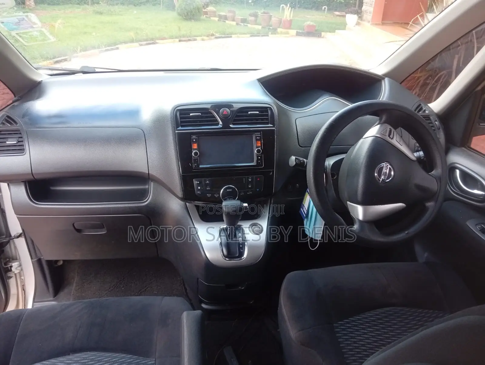 Nissan Serena 2014 Silver