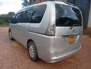 Nissan Serena 2014 Silver