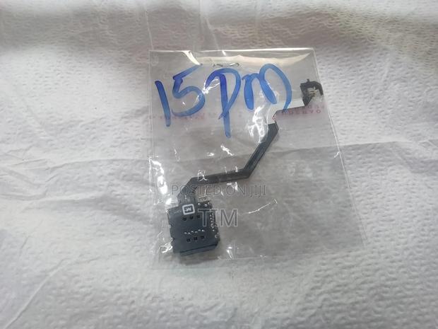 iPhone 15 Pro Max Simcard Reader - thumbnail 2