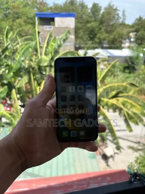 Apple iPhone X 64 GB Black