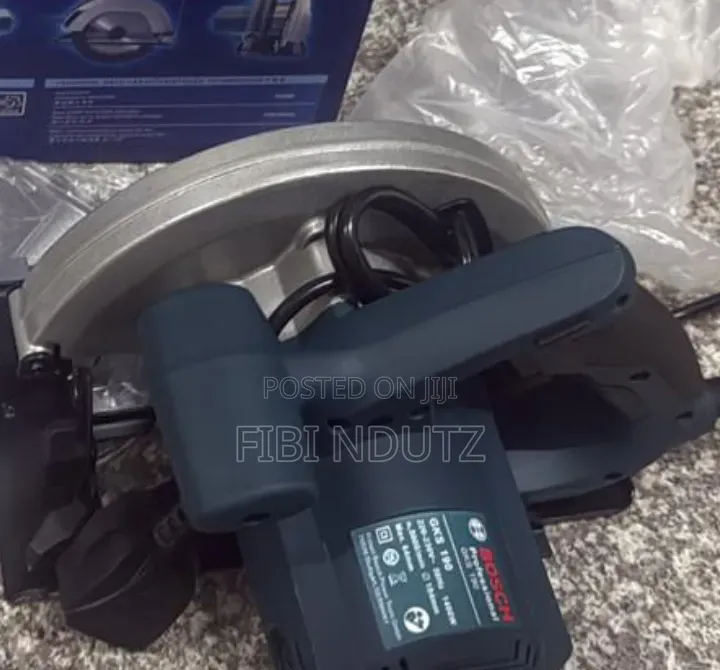 7" Electric Professional Circular Saw,Comes With a Blade