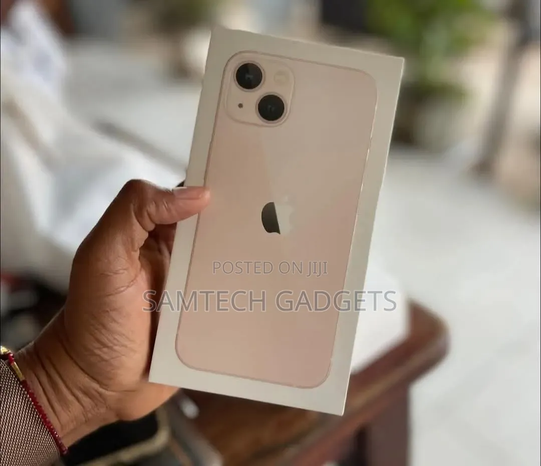 New Apple iPhone 13 128 GB Gold