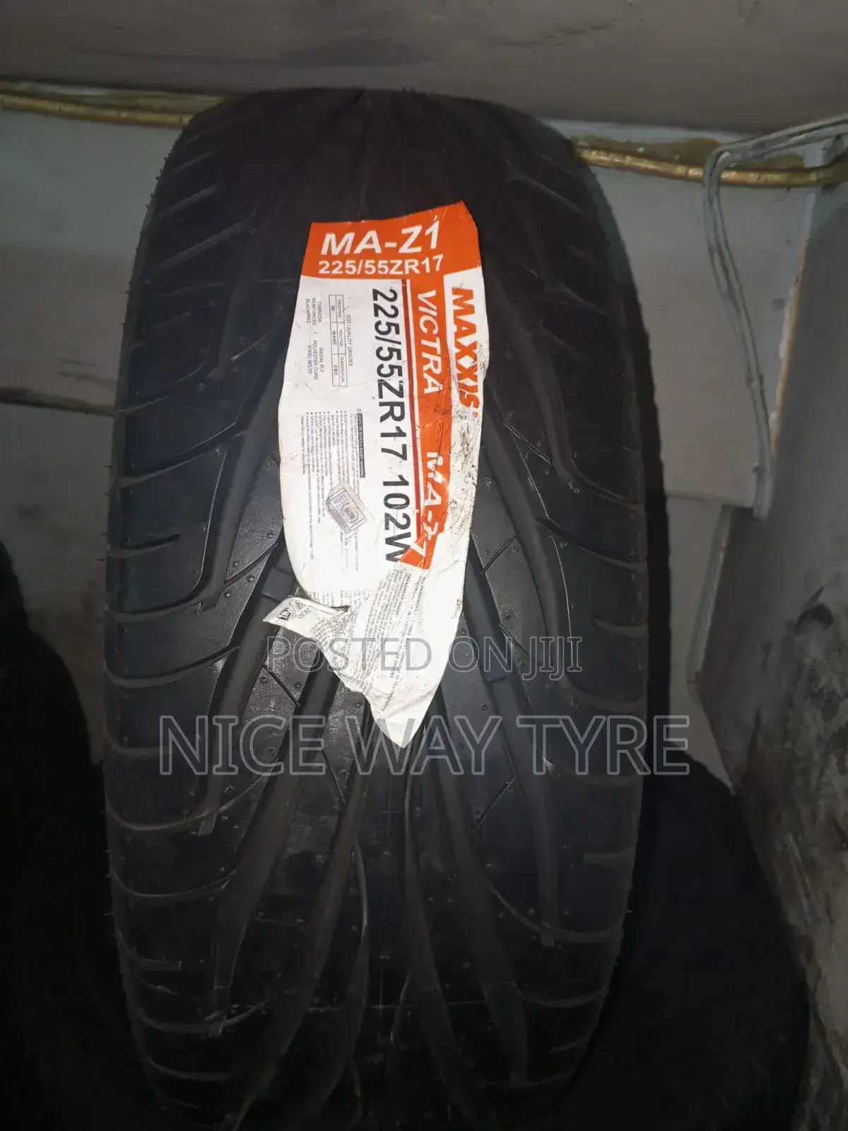 225/55r17 Maxxis
